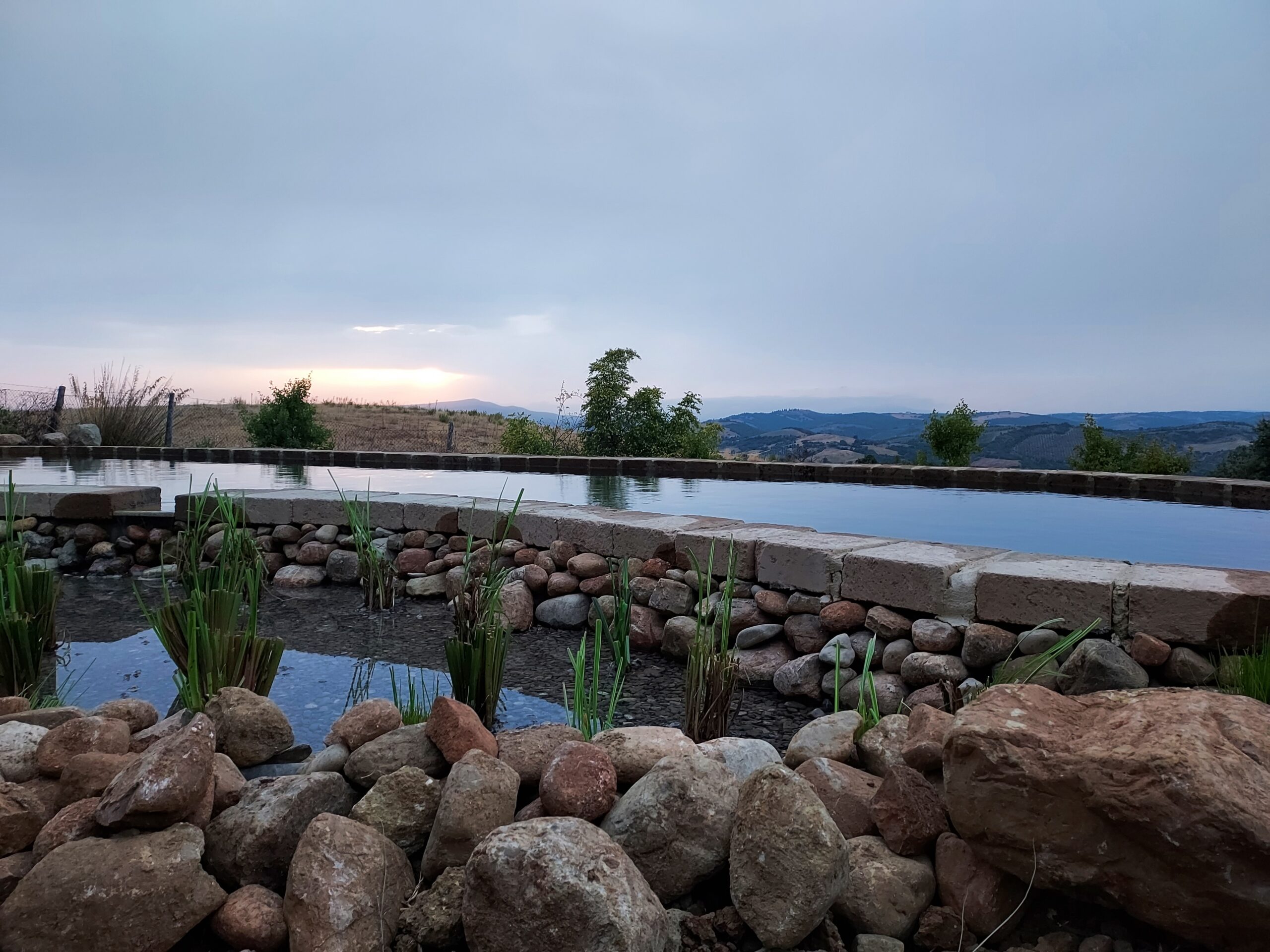 Manutenzione invernale di una biopiscina